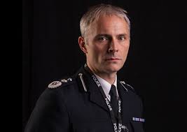 Ds steve arnott overføres til politiets antikorruptionsenhed efter en mands død i en fejlagtig skydning under en terrorbekæmpelsesoperation. Bbc One Line Of Duty Characters
