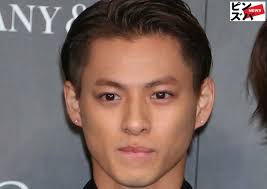 Number_i平野紫耀、「香港上陸」“指ハート”で世界をメロメロに！“9.1万いいね”も…見えてきた「世界への壁」！｜概要｜ニュース｜ピンズバNEWS