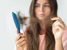 C'est une maladie qui apparaît au niveau de la muqueuse colique (muqueuse du côlon) où sont formés des polypes qui sont des petites excroissances. Chute De Cheveux 10 Problemes De Sante Qui Font Perdre Les Cheveux