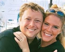 Kerry Frank's Instagram, Twitter & Facebook