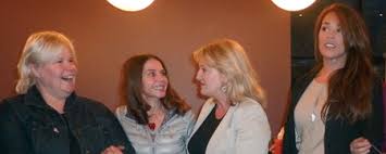 Nina est jeune, jolie et ronde. Mince Alors Charlotte De Turckheim Retrouve Victoria Abril Actus Cine Allocine