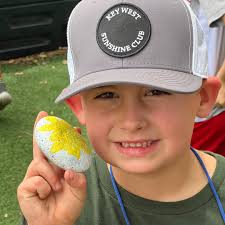 Summer smiles are shining BRIGHT at Summer Spotlight! ☀️🎨⚽ From crafts to  sports to nonstop fun, these campers are LIVING their best summer life! ✨  Wanna join the fun? Register now for