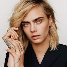 Giggling cara delevingne has a fun time during puma modelling shoot. Breezy Fun With Cara Delevingne For Dior Joaillerie News Campagnes 1183030