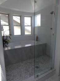 Unique Bathtub Shower Combo Ideas For Modern Homes Kleines Badezimmer Umgestalten Badezimmer Renovieren Dusche Verschonern