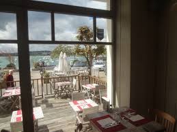 Brasserie De La Plage Restaurant Locquirec Cote Plage Le Blog De Gilles Pudlowski Les Pieds Dans Le Plat