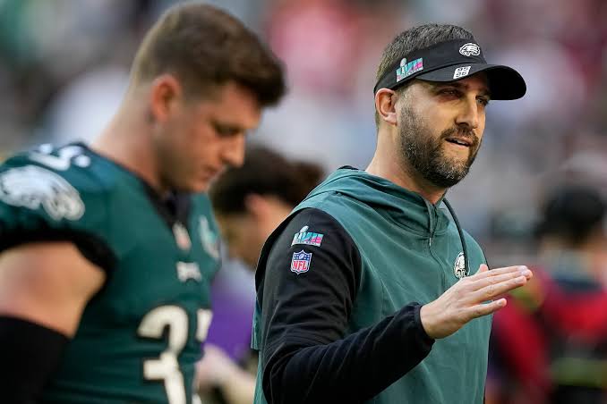 Eagles' Nick Sirianni cries during national anthem before Super Bowl vs.  Chiefs - nj.com