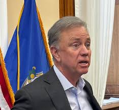 Mark Pazniokas (@CTMirrorPaz)