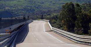 Il tuo indirizzo email non sarà pubblicato. Sicilia Cede Pilone Dell Autostrada Palermo Catania Serviranno Miliardi Di Euro Il Sole 24 Ore