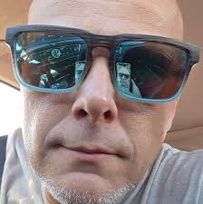 Two odd things happened to me this afternoon….. First I was driving down  Lake Havasu Avenue and a miracle occurred. The stop light at Palo Verde and  Lake Havasu Avenue is off.