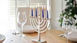 Hanukkah is a jewish festival commemorating the recovery of jerusalem and subsequent rededication of the second temple at the beginning of the maccabean revolt against the seleucid empire in the. Chanuka 2019 Co To Za Swieto Kiedy Wypada Swieto Swiatel