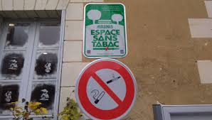 Etes vous pourt ou contre cette interdiction ? Ligueil Deux Espaces Sans Tabac Installes A L Entree Des Ecoles Primaires Et Maternelles