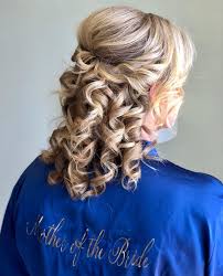 Visualizza altre idee su capelli, capelli semiraccolti, acconciature. Top 30 Acconciature Per La Madre Della Sposa Per Il 2022 Capellidistile It