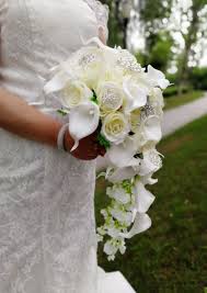 Using all greenery in your wedding decorations is a seriously cool and trendy alternative to fresh flowers. Custom Made Bouquet Waterfall Iwhite Wedding Flowers Bridal Bouquets Artificial Pearls Crystal Rhinestone Wedding Bouquets Mega Promo 85033f Cicig
