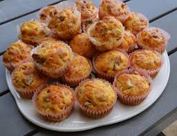 Mod De Preparare Briose Aperitiv Sarate Mixeaza Intr Un Bol Ouale Impreuna Cu Putina Sare Adauga Uleiul Mixand Usor Si Omogenizea Food Food And Drink Cooking