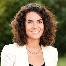 Ali Kidd's Instagram, Twitter & Facebook