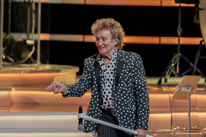 Forever Young at 81: Rod Stewart Turns Back Time at Hard Rock Live - Echoes  of South Florida