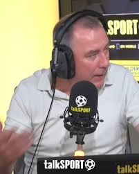 Sir Alex Ferguson DIDN'T WANT Arsenal star Robin van Persie at Man United,  reveals Rene Meulensteen! 😲❌