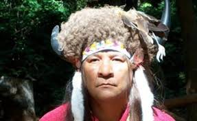 Toda la verdad sobre el chamán que asombra al planeta: «No es magia, es  otra cosa»