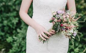 Berechnen sie die kosten ihrer hochzeit mit. Ein Paar Gedanken Zu Warum Hochzeitsblumen Geld Kosten