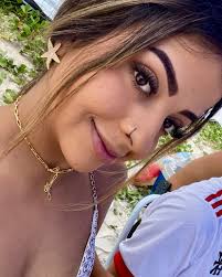 Débora Esteves (@deeb_carol) • Instagram photos and videos