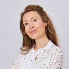 Wendy Stringer's Instagram, Twitter & Facebook