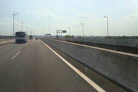 Along the north south expressway in 2006 as part of the remote monitoring. Da Nang Quang Ngai Expressway Verdict Traffic