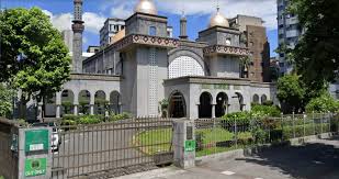 華航機師兒子同事確診 曾到台北大園清真寺 卡優新聞網 發布於 2小時前 中央流行疫情指揮中心4月21日接獲華航通報，有外籍貨機機師於澳洲確診，隨即匡列2名接觸者，今(23)日檢驗結果皆為陽性確診、屬本土個案。 由於3人曾一同到台北清真寺，引發國人擔憂群. Oniu8 Qg2js3vm