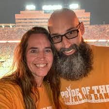 Amanda Tibbets's Instagram, Twitter & Facebook