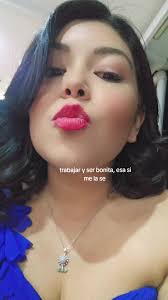 La Chica del Vestido Azul: Una Noche en El Salvador