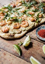 Pizza Aux Crevettes Epicees Pesto Ricotta Roquette Trois Fois Par Jour Recipe Homemade Sandwich Pizza Buns Food