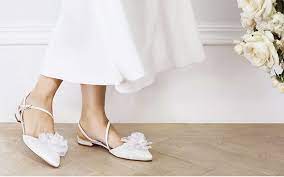 Come abbinare le scarpe basse all'abito da sposa. Respingere Elevazione Shetland Ballerine Da Sposa 2019 Tramonto Culo Pavimentazione
