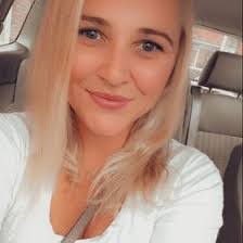 Lisa Bos's Instagram, Twitter & Facebook