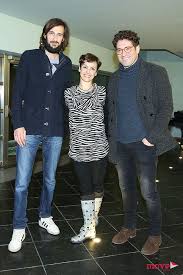 Durante o almoço, os dois conversaram bastante, com bruno nogueira a conseguir que beatriz batarda sorrisse. Bruno Nogueira Em Peca Encenada Por Beatriz Batarda Movenoticias