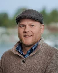 Presenting Ashley Vellis, owner of Ashley's Seafood! “My name is Ashley  Vellis, and I'm the owner of Ashley's Seafood. My work is in educating  consumers about seafood and the seafood industry. I