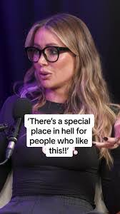 Lisa Pendry's Instagram, Twitter & Facebook