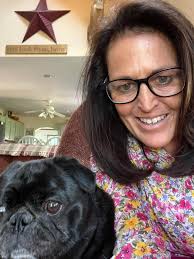 Hi everyone 👋🌸 With all the new attention since opening R&P at Duncombe  Cemetery, I thought it was the perfect time to reintroduce myself. I'm  Rebecca, the solo owner of R&P FlowerHouse.