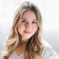 Julie Maciejewski's Instagram, Twitter & Facebook