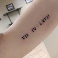 El sistema de numeración romana que se desarrolló en la antigua roma, en el que se usan en la siguiente imagen hay un resumen de los números romanos hasta el 2600. Significativos Tatuajes De Numeros Romanos Tatuajeclub Com