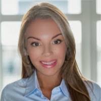 Laura Broomfield's Instagram, Twitter & Facebook