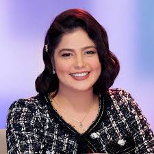 Stephanie Ibarra's Instagram, Twitter & Facebook