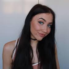 Leah Brumfield's Instagram, Twitter & Facebook