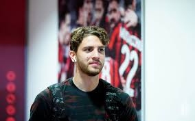 Com diversas apresentações pelo interior paulista, é conhecido pelo estilo enérgico, melódico e diversificado de produções o. Official Locatelli Leaves Milan And Joins Sassuolo On Loan Obligation To Buy Rossoneri Blog Ac Milan News