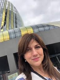 Bello el Museo del Vino La Cité du Vin en #Bordeaux #France ! Alta  tecnología para enseñar la ciencia del #vino 🍷mmmm.... #cogiendoideas 💡  para el EcoExploratorio: Museo de Ciencias de PR 😉