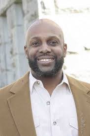 Ralph Crowley's Instagram, Twitter & Facebook