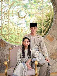 The johor sultanate was founded by malaccan sultan mahmud shah's son, sultan alauddin riayat shah ii in 1528. Malaysia Princess Tunku Aminah Weds Dutchman In Lavish Ceremony Bbc News