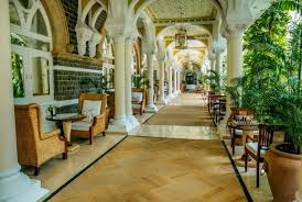 Taj Mahal Tower in Apollo Bunder,Mumbai ...