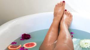 Jika memungkinkan, 2 kali sehari, yaitu pada pagi hari setelah mandi, dan juga pada sore hari setelah mandi atau setelah anda mengakhiri aktivitas. Gak Perlu Pakai Wewangian Khusus Coba Pakai 8 Cara Ini Biar Organ Kewanitaanmu Tetap Harum Alami Tribunstyle Com