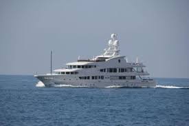 Amazon.com founder jeff bezos, the world's top billionaire, saw his fortune soar to $178 billion from $113 billion, or 57%, during that time. No Amazon Owner Jeff Bezos Didn T Buy The Yacht Flying Fox