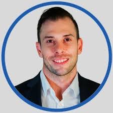 Amanda Batty's Instagram, Twitter & Facebook