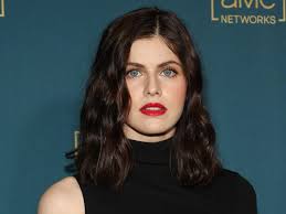 Alexandra Daddario's Baby & Pup: Cutest Duo EVER?! See the Pics! - Imagen principal del artículo